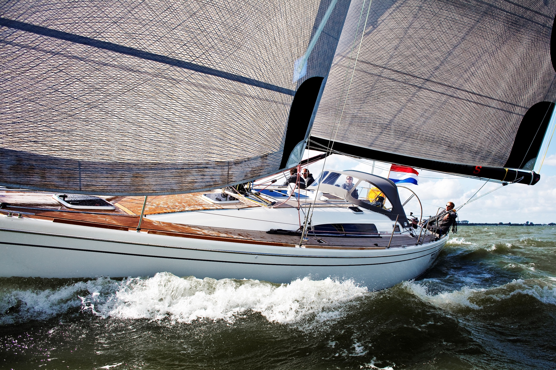 yacht service medemblik