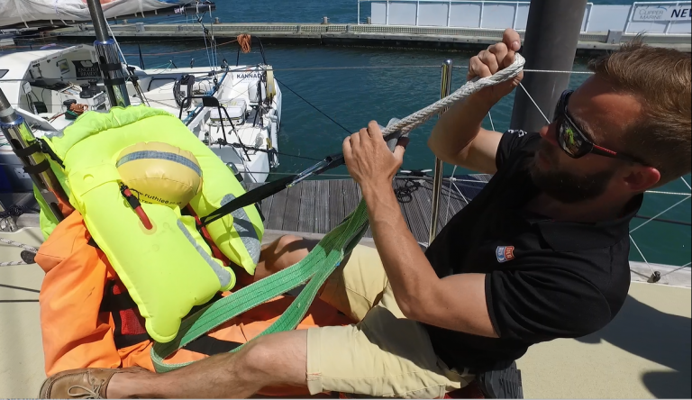 On-board reporter veiligheidstraining Clipper Race