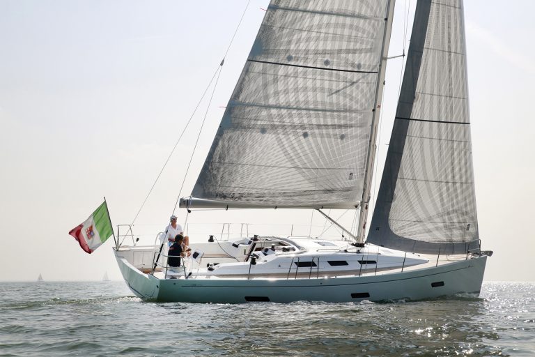 Vaartest Italia Yachts 12.98