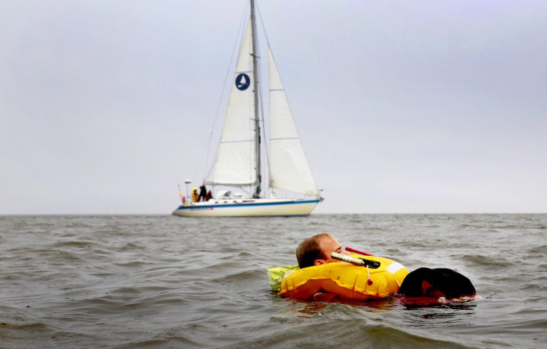 Man overboord: de fok vist je uit het water