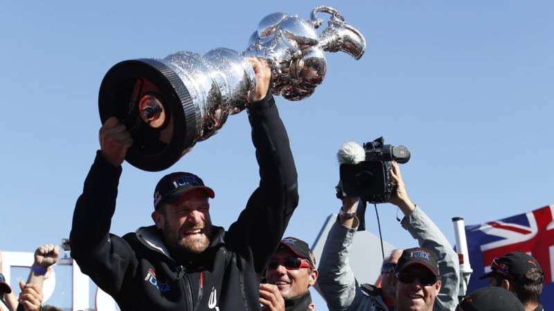 Tienpont wint met Oracle