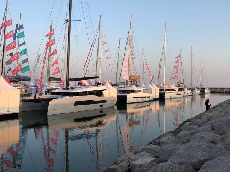 Bewonder tientallen multihulls in het Franse La Grande-Motte