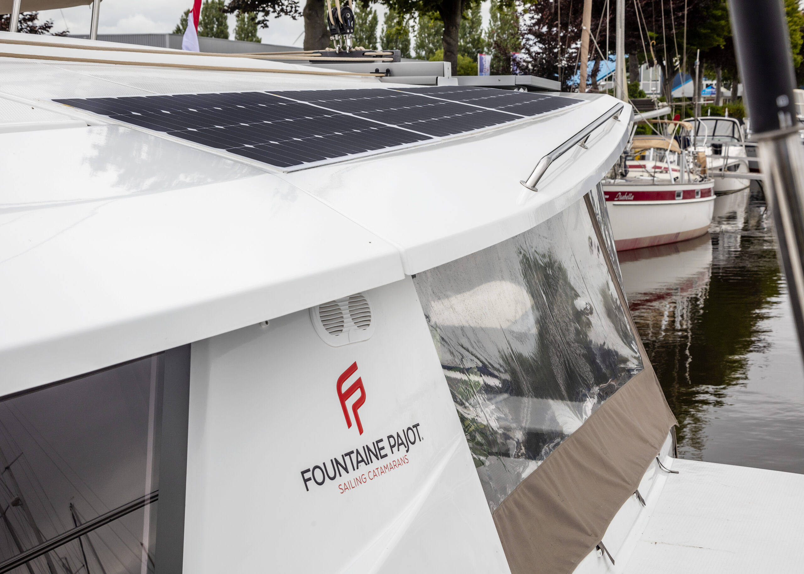 catamaran zeilen bergen aan zee