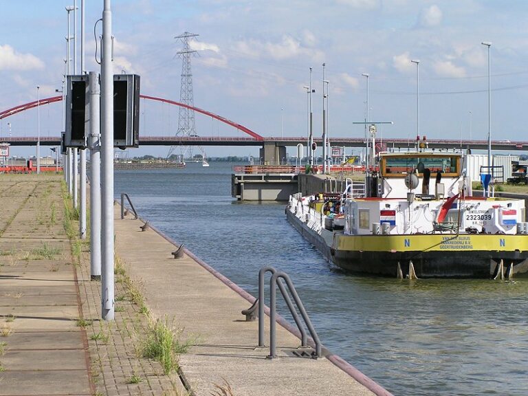 Problemen bij het Oranjesluizencomplex grotendeels opgelost