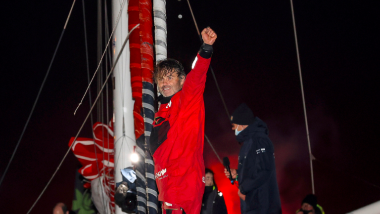 Yannick Bestaven wint de Vendée Globe