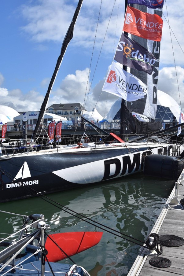 IMOCA in de haven van Les Sables-d'Ollonne in aanloop naar de Vendée Arctique