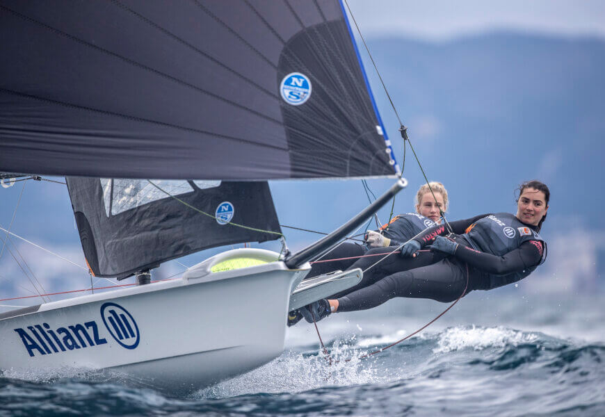 Odile van Aanholt en Annette Duetz zijn in het Deense Aarhus Europees kampioen 49erFX geworden. Foto: Sander van der Borch