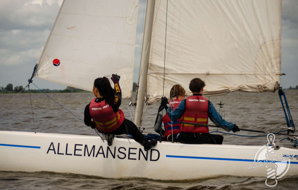 het bemmaningslid dat op de stille oceaan om het leven is gekomen werkte bij zeilschool allemandsend