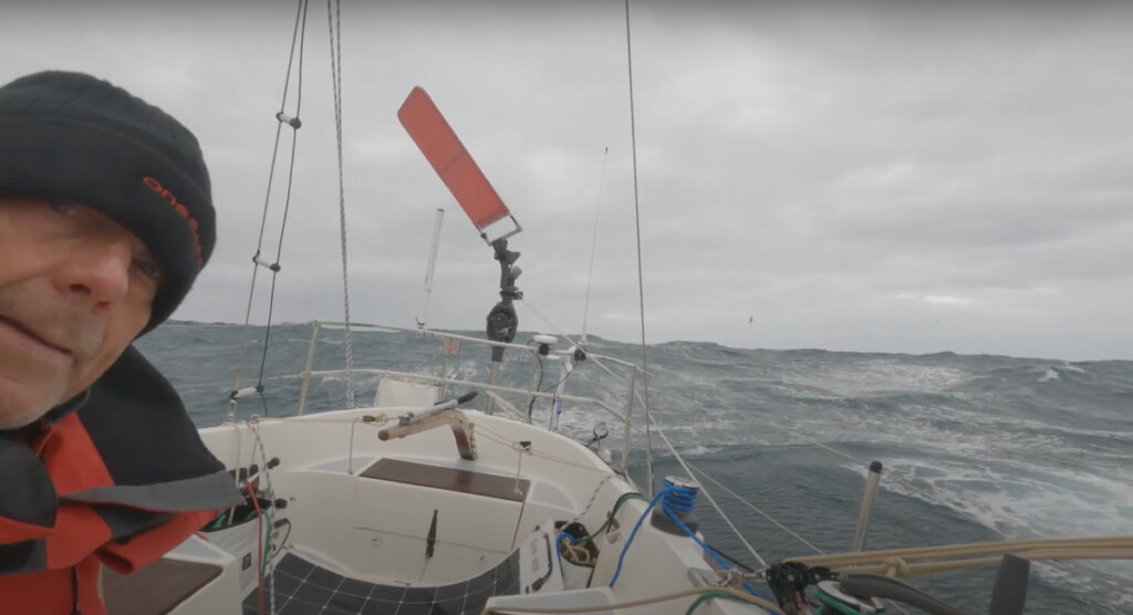 Simon Curwen in de Golden Globe Race op weg naar Kaap Hoorn